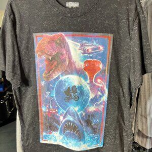 Universal Studios Iconic Movies Adult Tee-Shirt w Holographic Print SZ Medium